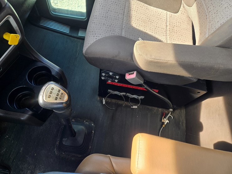 2015-kenworth-t800-image-71