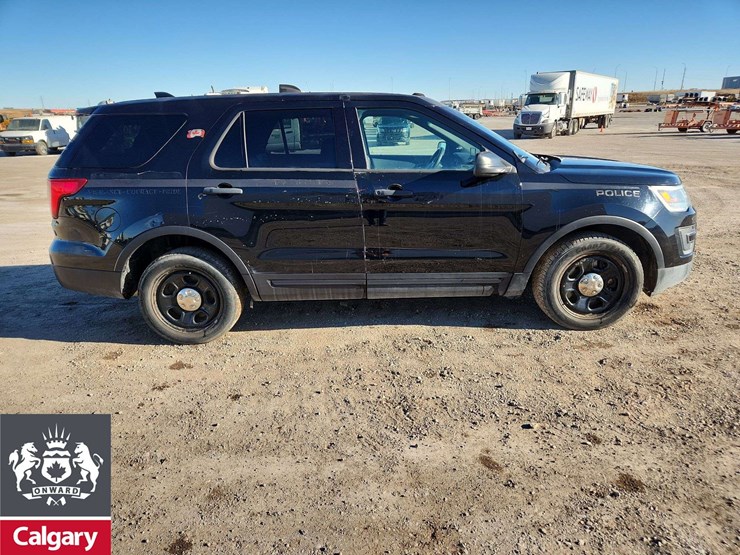 2017-ford-explorer-image-8