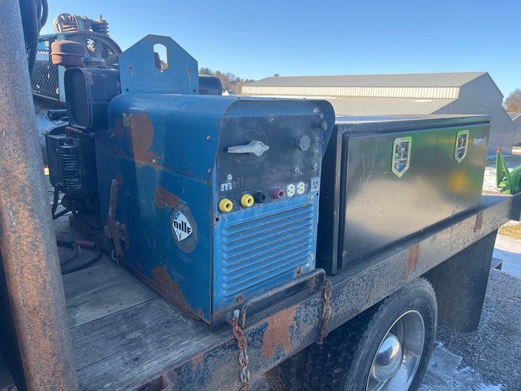 #4893-•-chevrolet-kodiak-service-truck-image-8