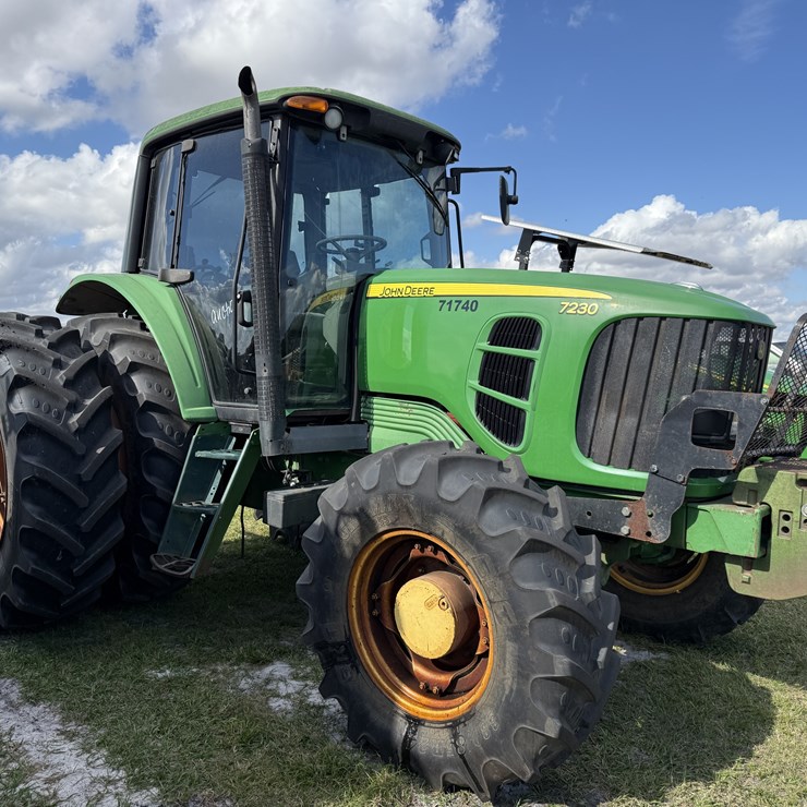 JOHN DEERE 7230