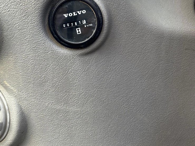 2014-volvo-ec250d-lr-image-15