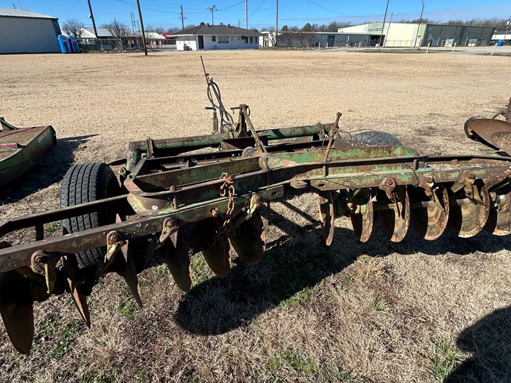 john-deere-7-image-2