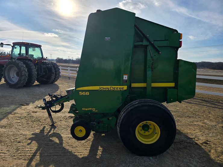 john-deere-568-image-2
