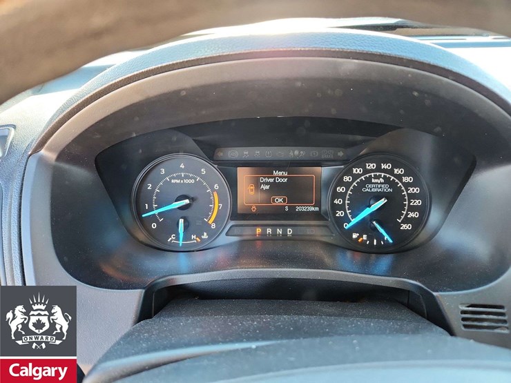 2019-ford-explorer-image-19