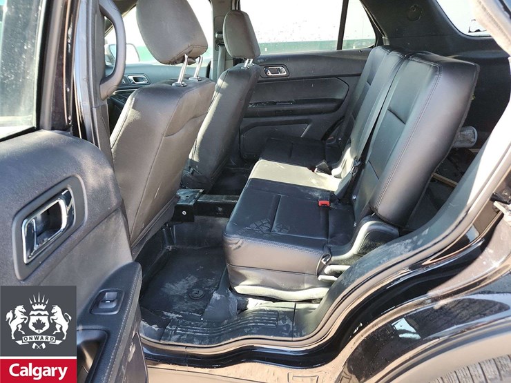 2019-ford-explorer-image-15