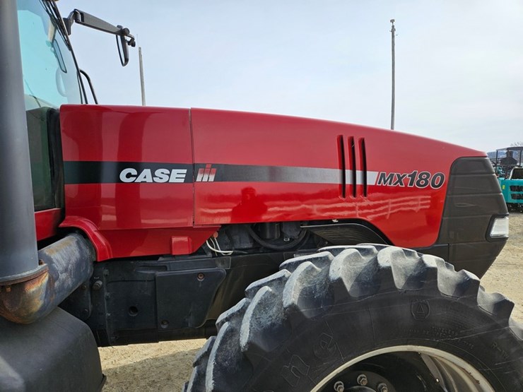 case-ih-mx180-image-11