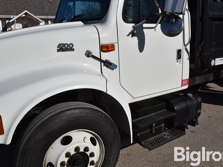 1999-international-4700-image-12