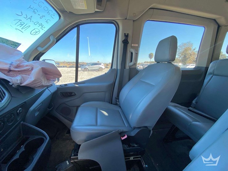 2017-ford-transit-image-15