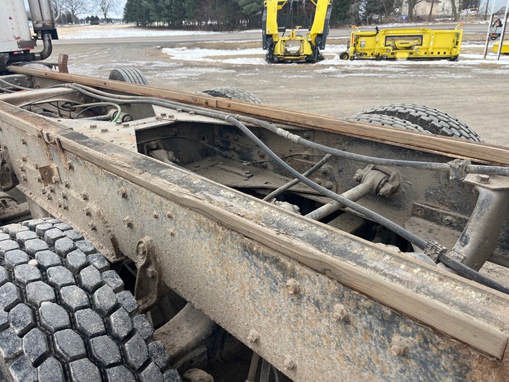 1996-international-5000-image-19