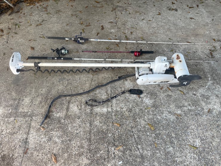 #407-•-minn--kota-trolling-motor-and-fishing-poles-image-3
