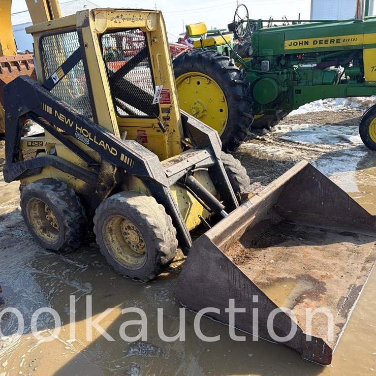 NEW HOLLAND L452