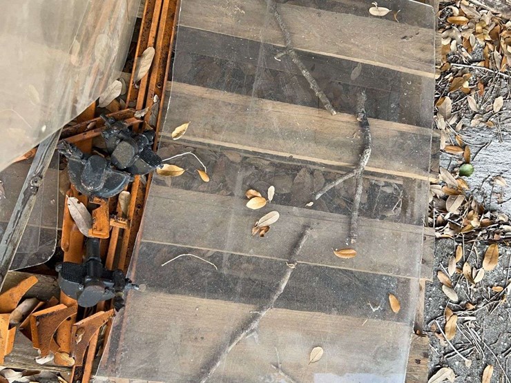 minneapolis-moline-udlx-cab-image-42