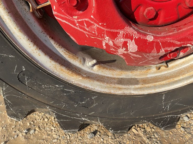 1957-mccormick-farmall-130-image-23