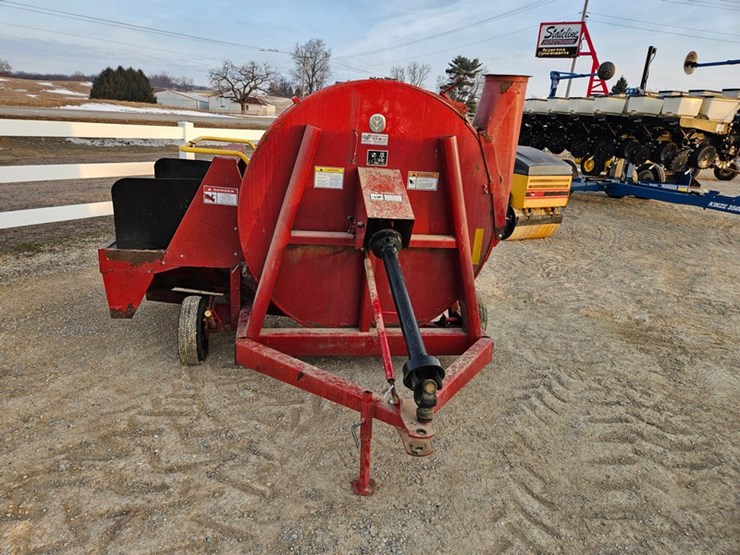 new-holland-f62b-image-8