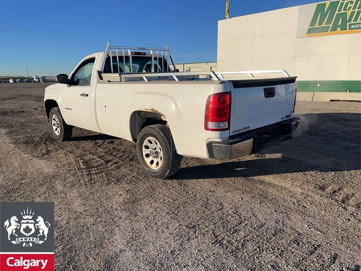 2010-gmc-sierra-1500-image-2