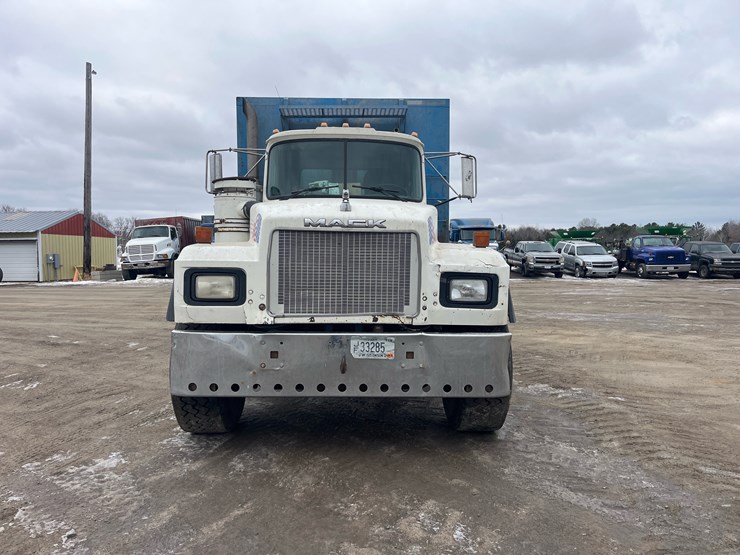 1998-mack-rd690s-image-8