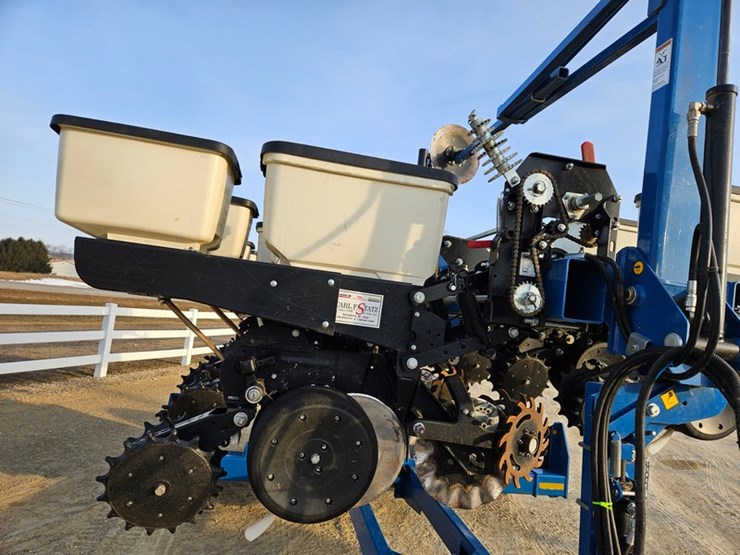 2021-kinze-3500-image-16