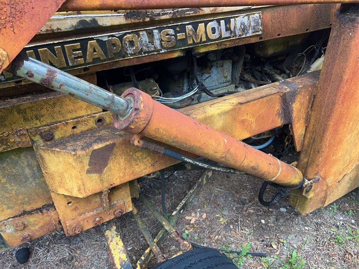 minneapolis-moline-diesel-backhoe-image-18