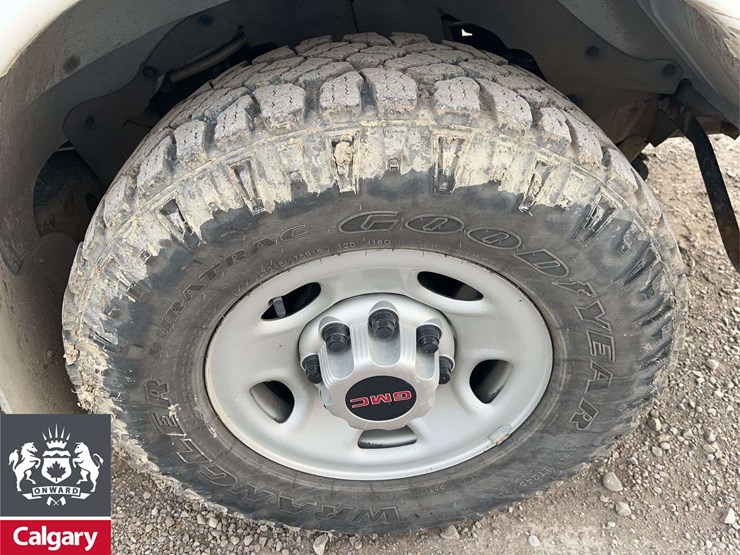 2015-gmc-3500-image-13