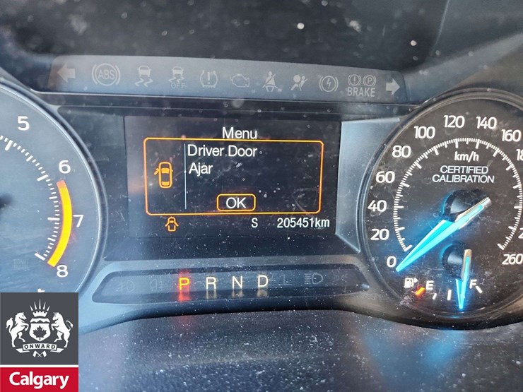 2019-ford-explorer-image-25