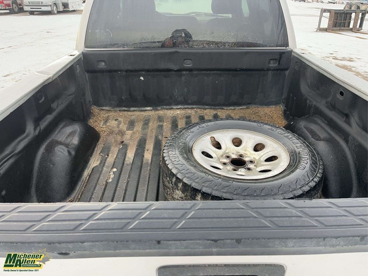 2010-chevrolet-silverado-1500-image-16