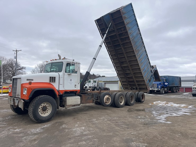 1996-international-5000-image-10