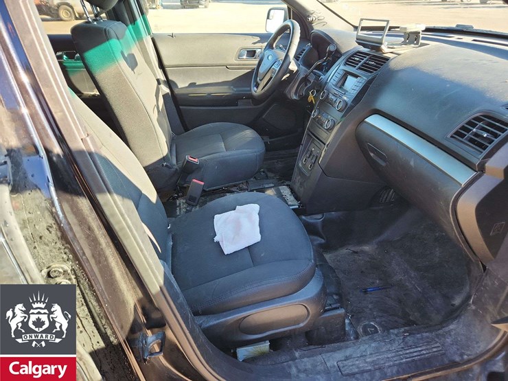 2019-ford-explorer-image-17