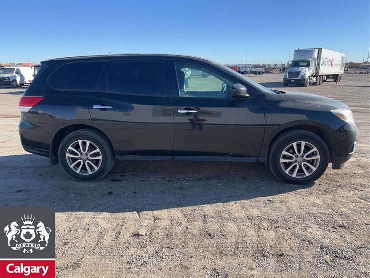 2015-nissan-pathfinder-image-8