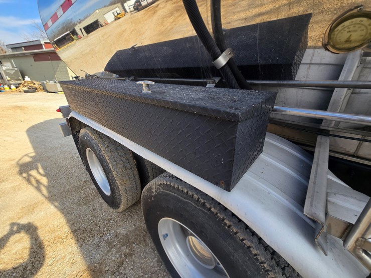 2015-kenworth-t800-image-106