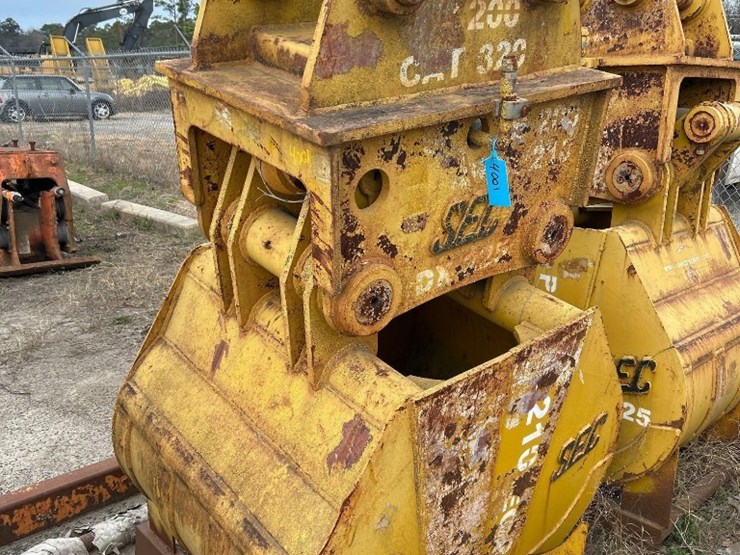 sec-excavator-clam-bucket-attachment-image-1