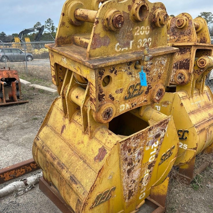 SEC EXCAVATOR CLAM BUCKET ATTACHMENT