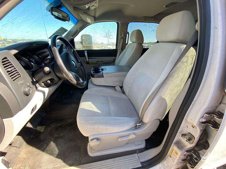 2008-chevrolet-silverado-3500-image-12