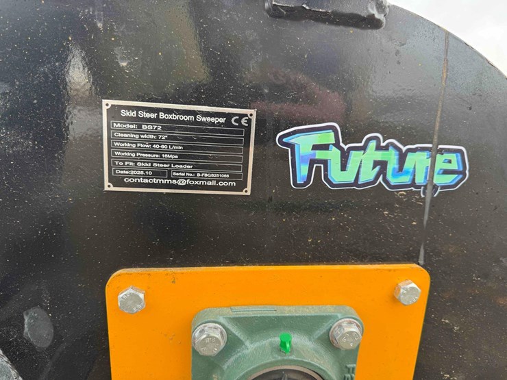future-box-broom-sweeper-image-11