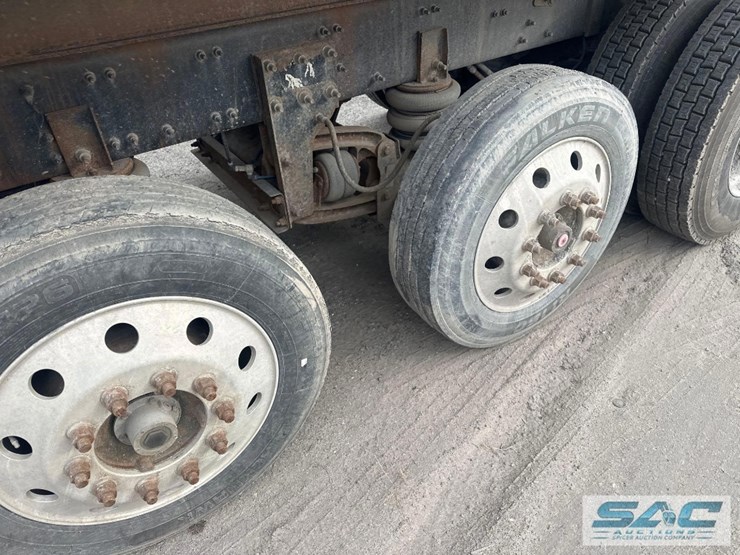 2019-mack-gr64b-quad/a-dump-truck-image-14