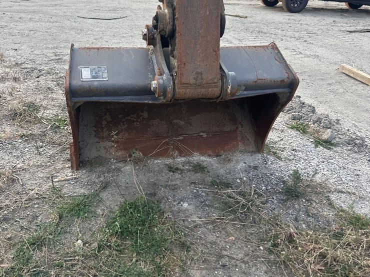 2014-volvo-ec250d-lr-image-10