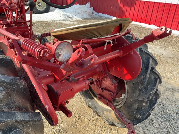 1957-mccormick-farmall-130-image-25