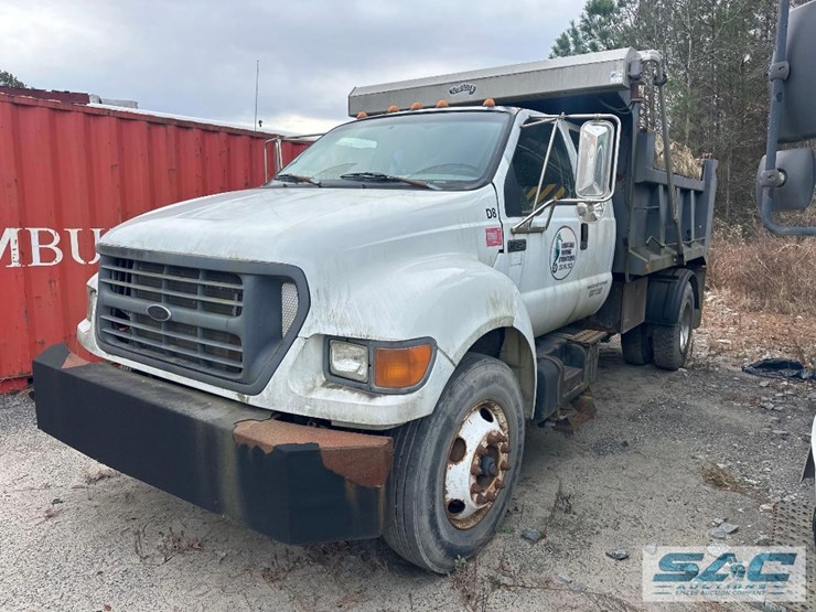 2000-ford-f750-image-1