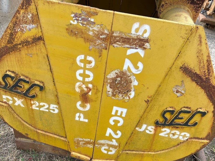 sec-excavator-clam-bucket-attachment-image-4