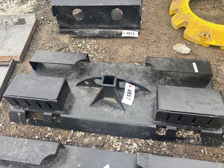 #4897-•-skid-steer-reciver-plate-with-chain-holders-image-2