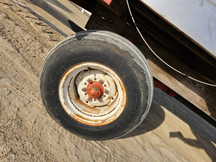 #96-•-h-&-s-14'-forage-wagon-image-17