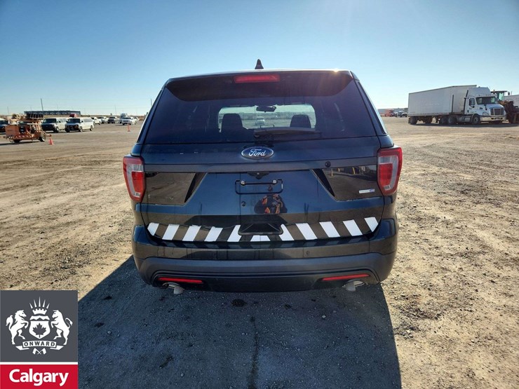 2017-ford-explorer-image-7