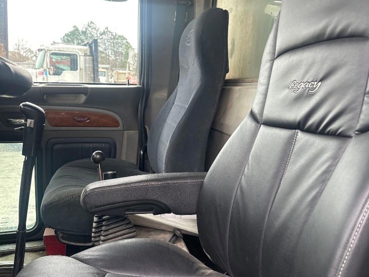 2007-peterbilt-357-image-21