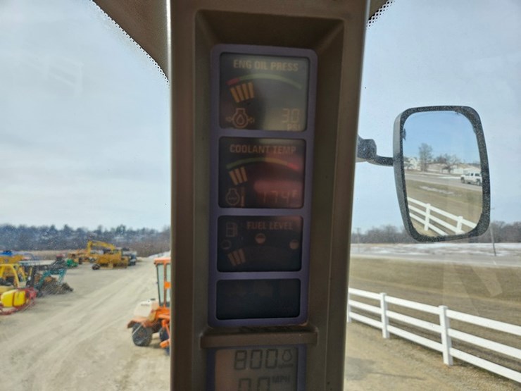 case-ih-mx180-image-30