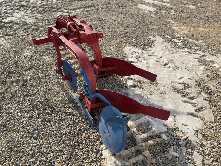 ih-2-14”-plow-image-2