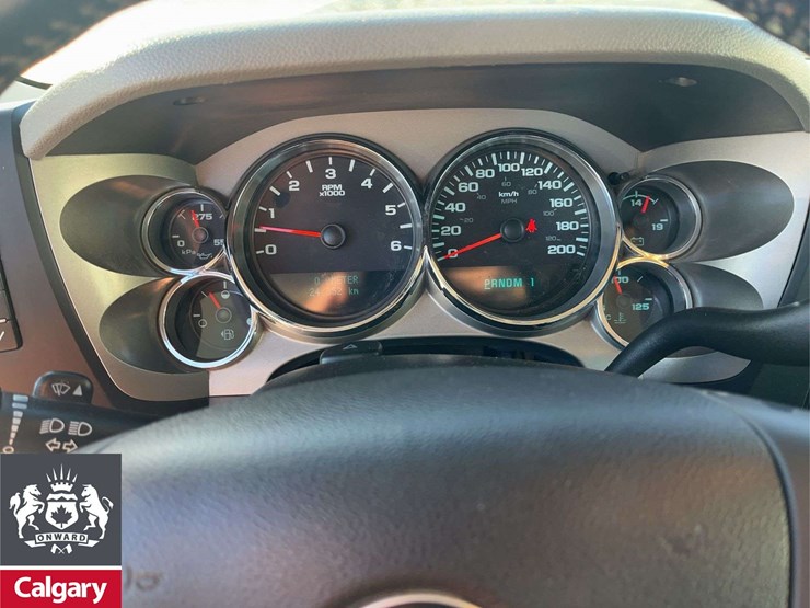 2013-gmc-sierra-2500hd-image-19