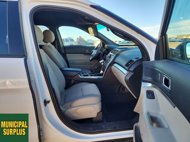 2013-ford-explorer-image-26