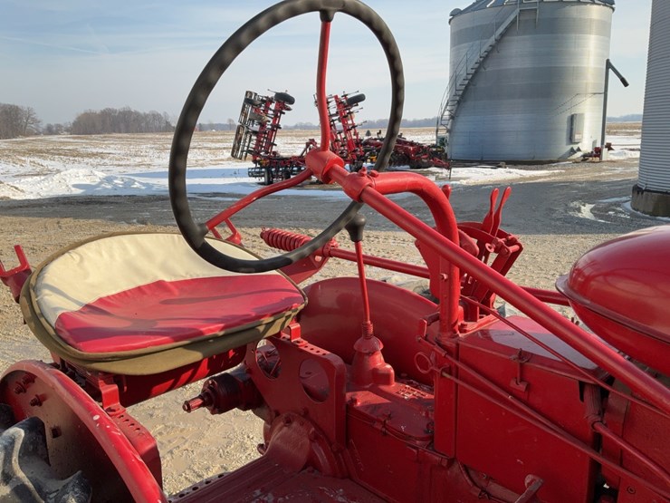 1957-mccormick-farmall-130-image-39