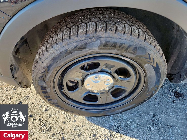 2019-ford-explorer-image-10