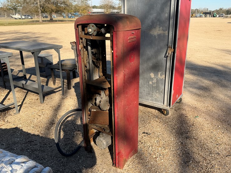 #5120-•-old-gas-pump-image-2