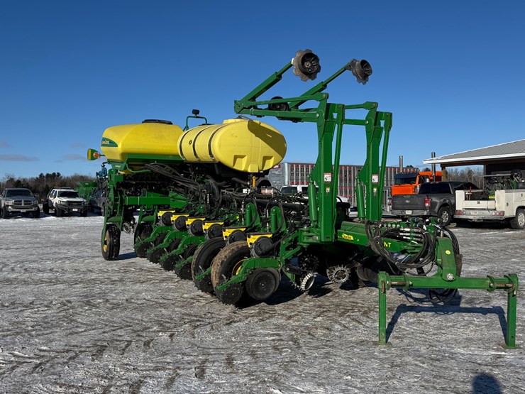 john-deere-1775-image-3